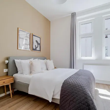 Blueground Holesovice View Nr Vltava Prg-58 براغ