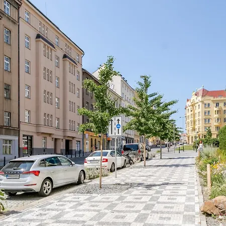 Blueground Holesovice View Nr Vltava Prg-58 Prag