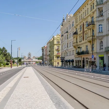 Blueground Holesovice View Nr Vltava Prg-58 Apartamento *